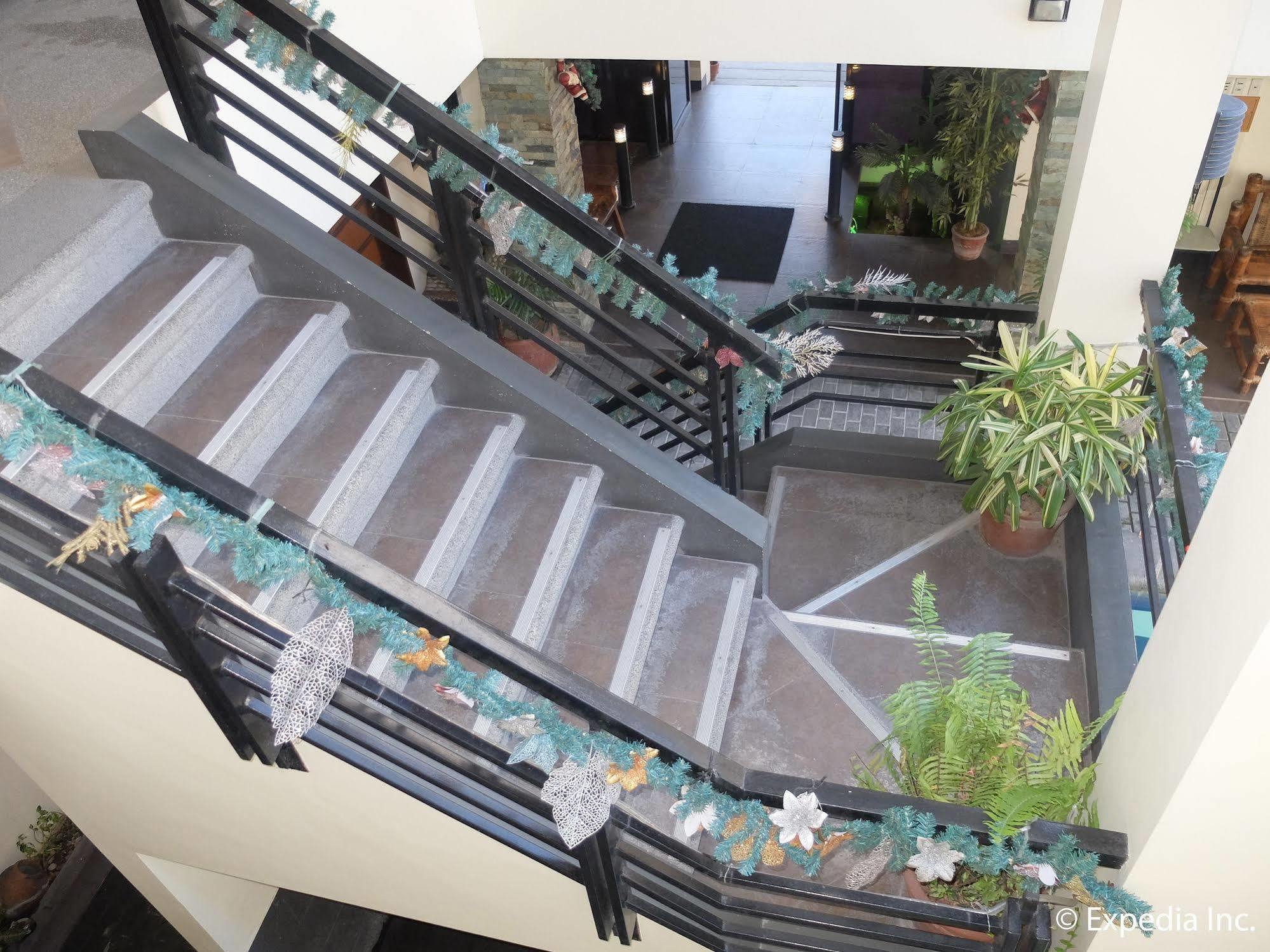 Elyseah Condotel Angeles Exterior foto